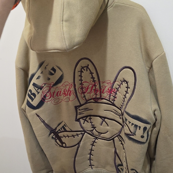 STASH HOUSE VINTAGE Y2K HOODIE Beige Hoodie with Bunny Patch - Picture 7 of 8